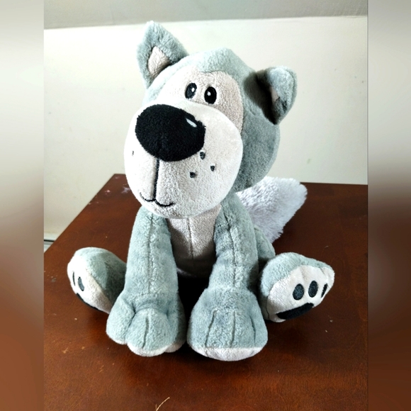 ✓Fiesta Great Wolf Lodge Sitting Gray WOLFIE 10" Stuffed Animal Plush - Picture 2 of 16